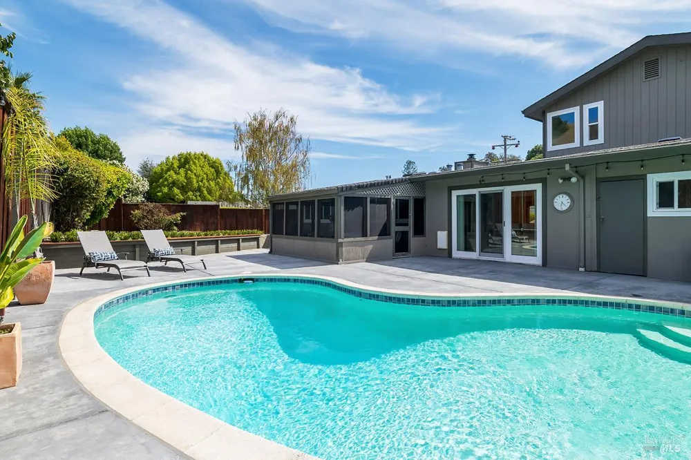 19 Carmel Drive Novato, CA 94945