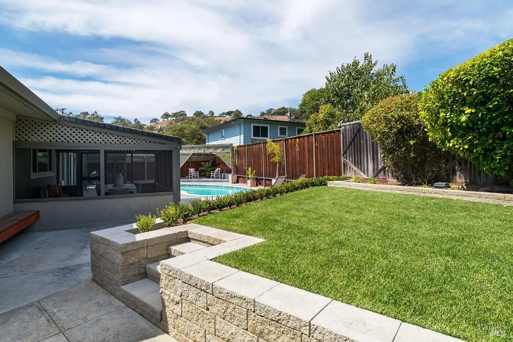 19 Carmel Drive Novato, CA 94945
