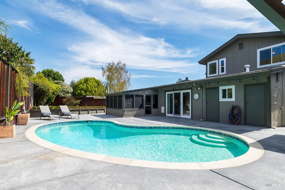 19 Carmel Drive Novato, CA 94945