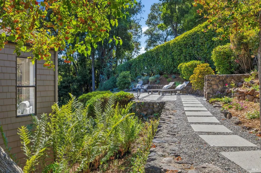260 Highland Avenue San Rafael, CA 94901