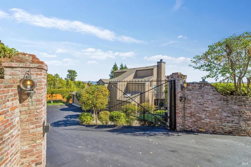260 Highland Avenue San Rafael, CA 94901