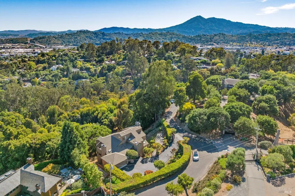 260 Highland Avenue San Rafael, CA 94901