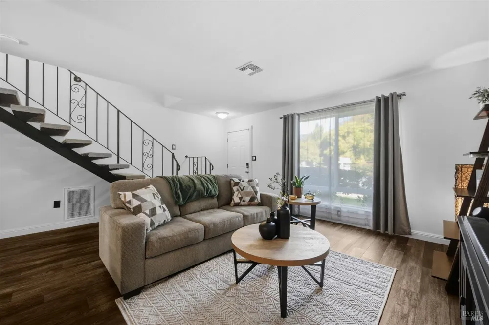 490 Edgewood Drive ##5 Vacaville, CA 95688