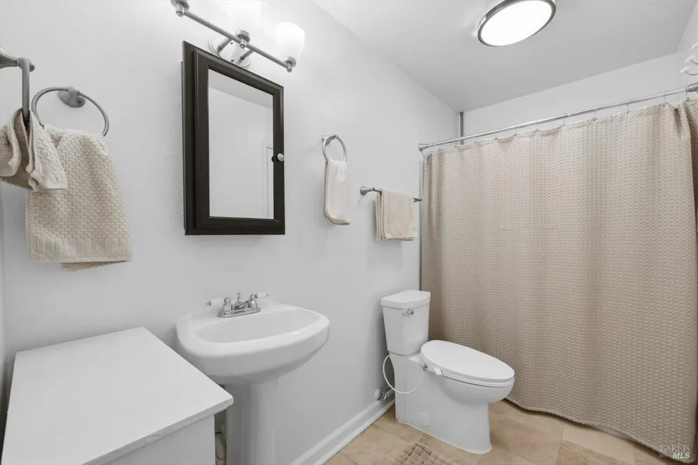 490 Edgewood Drive ##5 Vacaville, CA 95688
