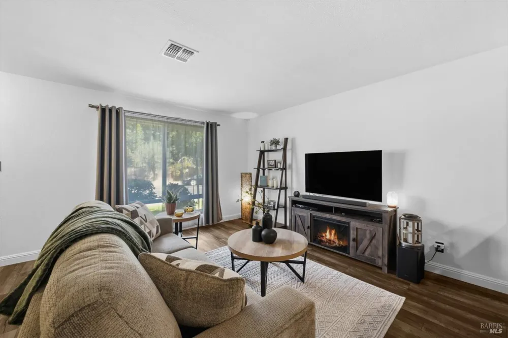 490 Edgewood Drive ##5 Vacaville, CA 95688