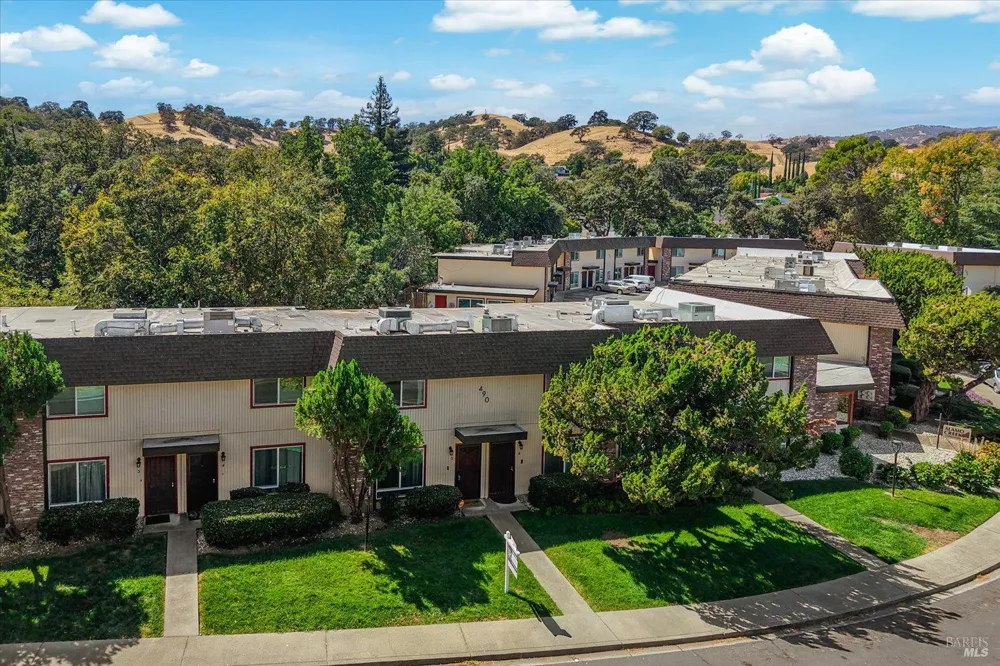 490 Edgewood Drive ##5 Vacaville, CA 95688