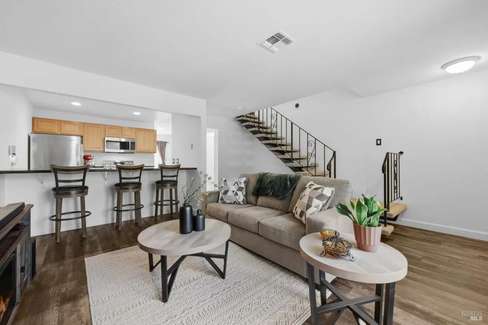 490 Edgewood Drive ##5 Vacaville, CA 95688