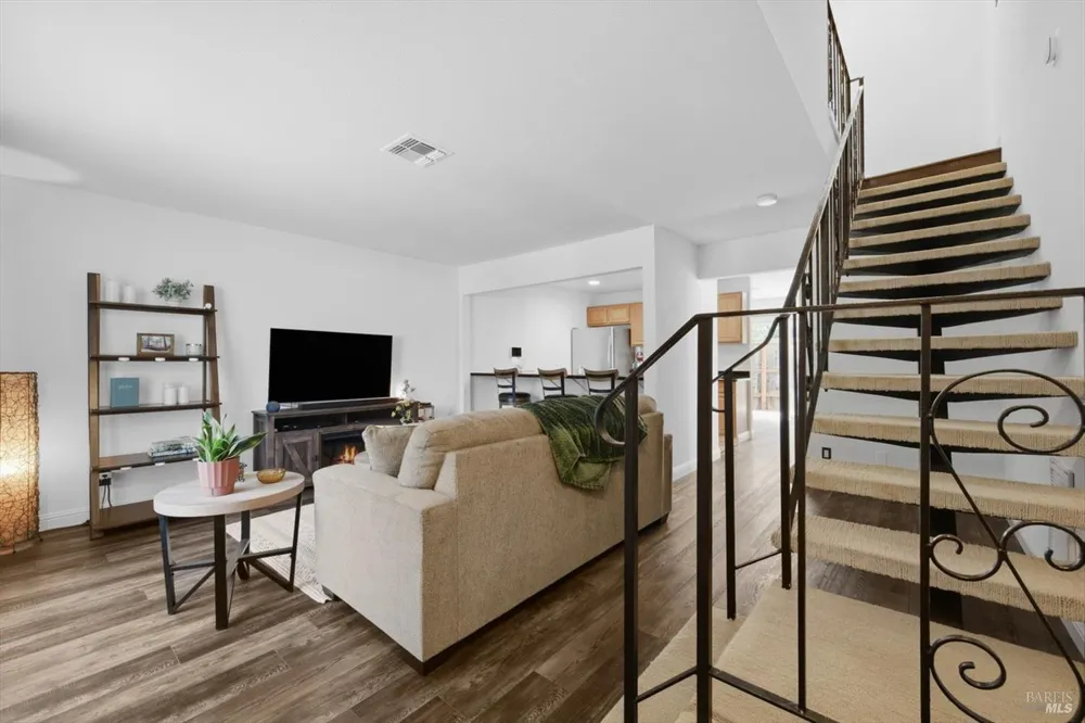 490 Edgewood Drive ##5 Vacaville, CA 95688