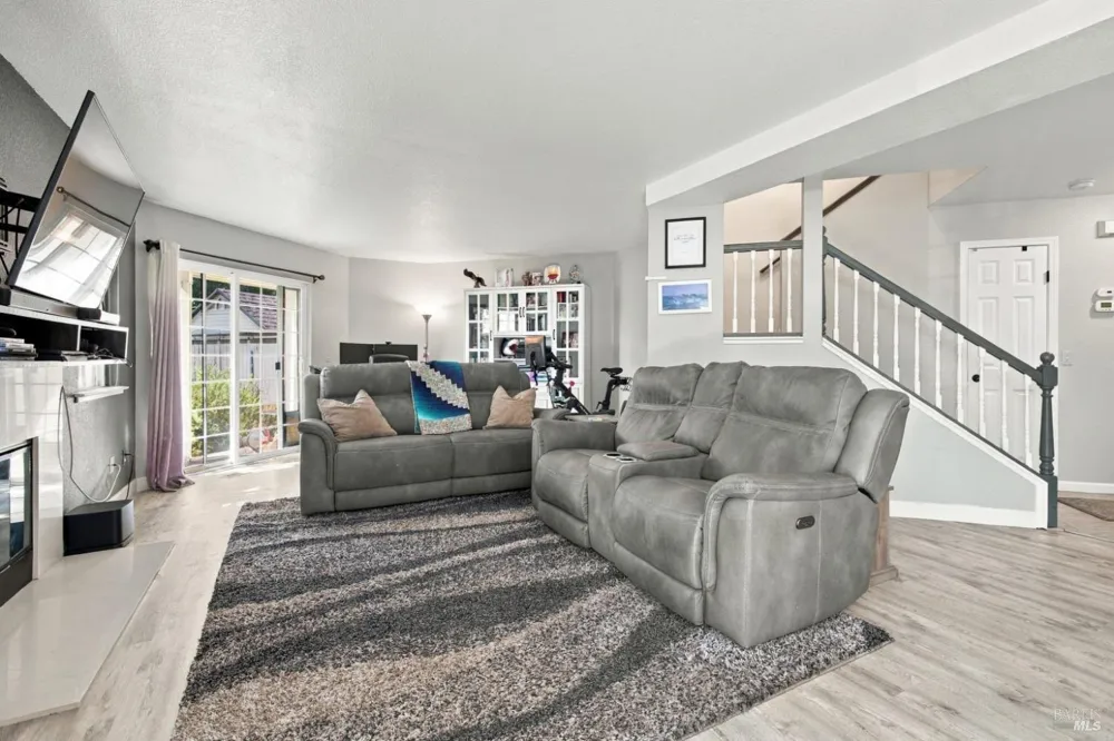 520 Court Street Santa Rosa, CA 95407