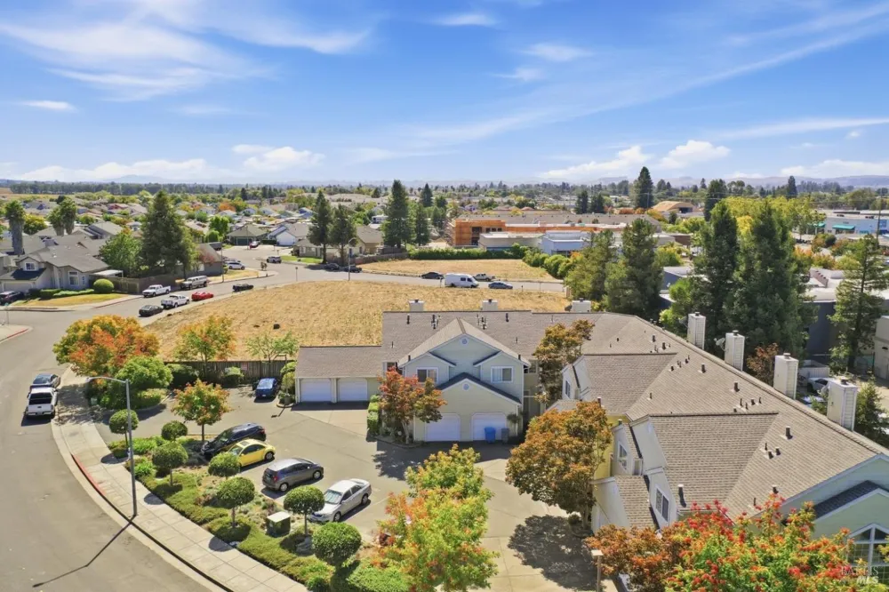 520 Court Street Santa Rosa, CA 95407