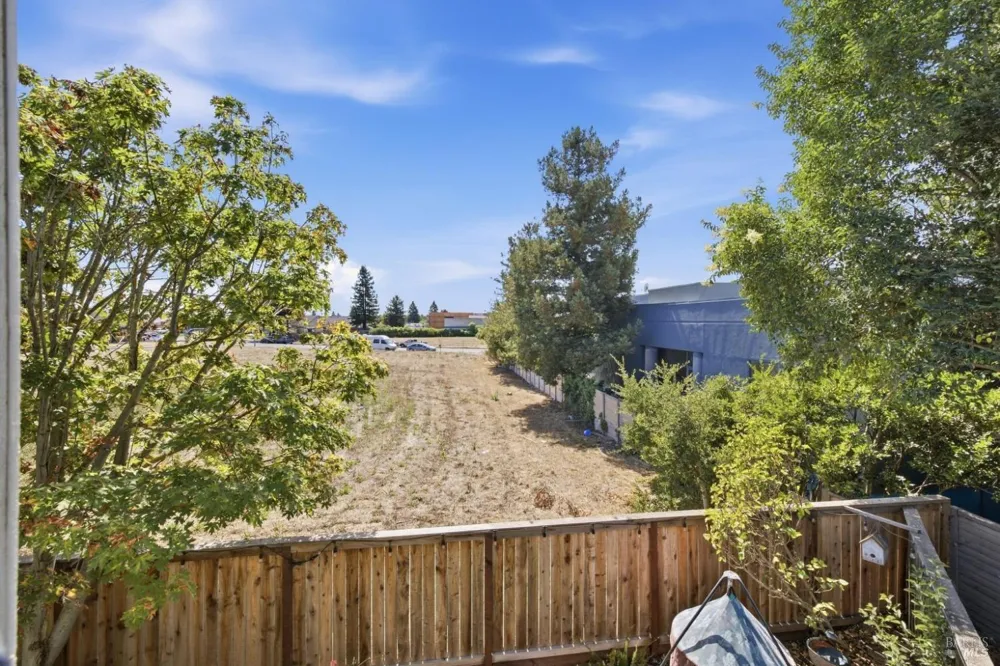520 Court Street Santa Rosa, CA 95407