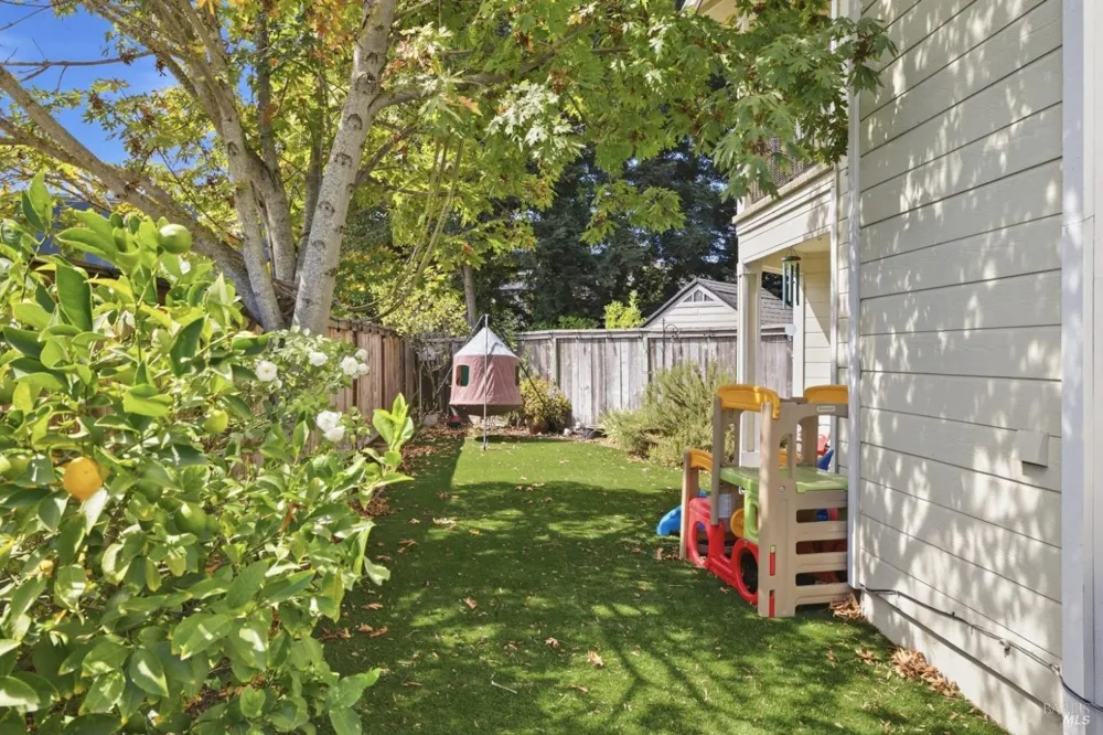 520 Court Street Santa Rosa, CA 95407