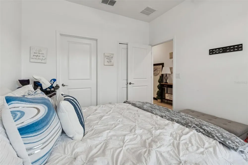 6773 RIPPLE POND LOOP Zephyrhills, FL 33541