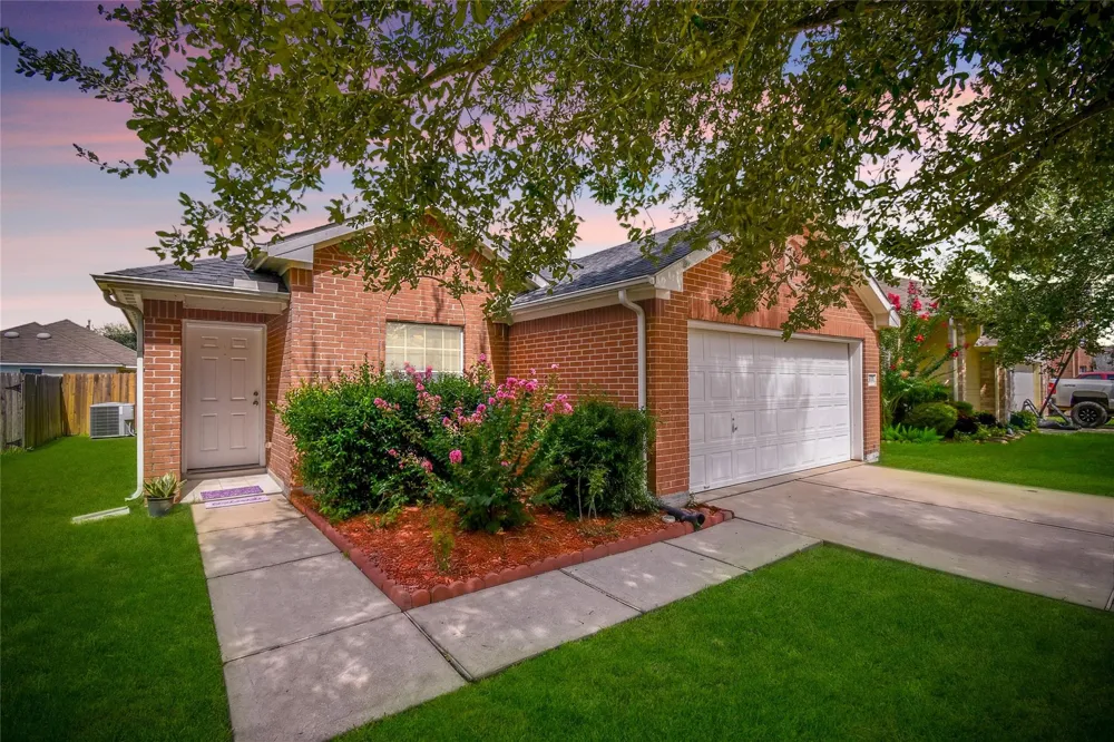 2319 Blue Reef Drive Katy, TX 77449