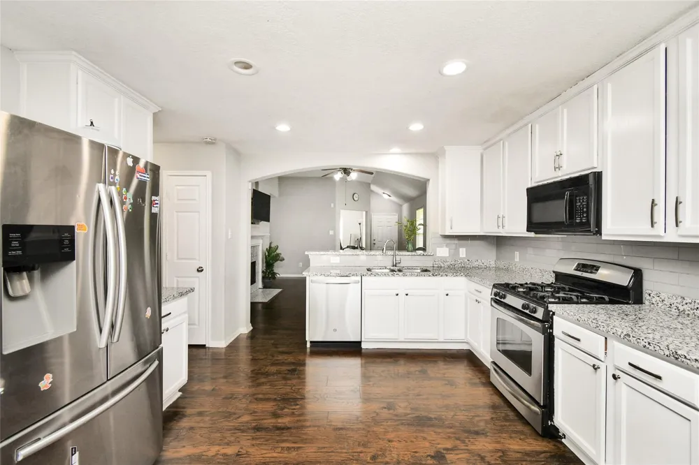 2319 Blue Reef Drive Katy, TX 77449
