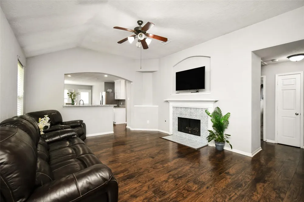 2319 Blue Reef Drive Katy, TX 77449