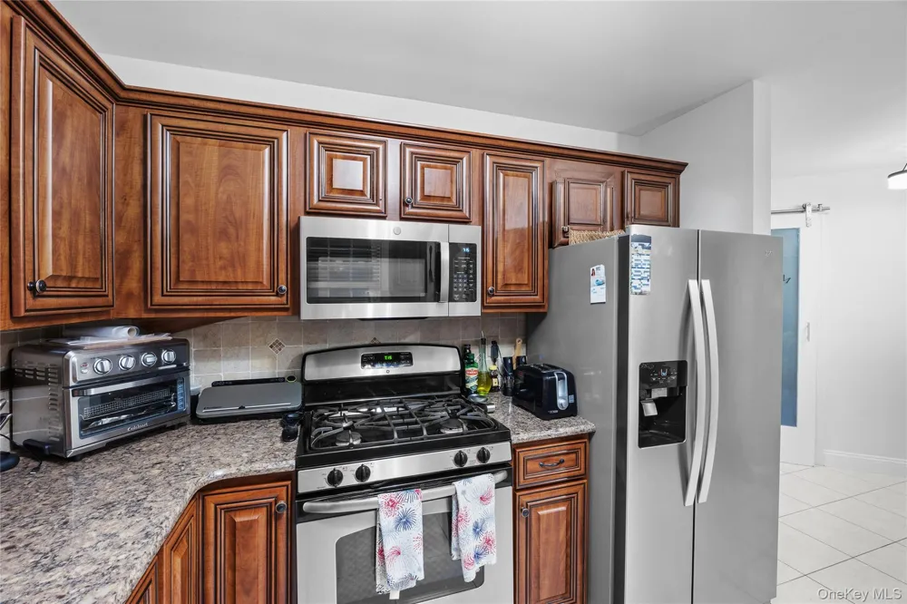 1 Pidgeon Court Manorville, NY 11949