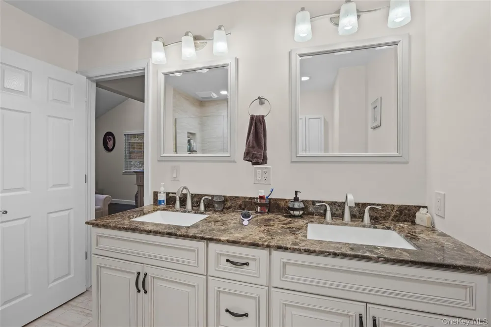1 Pidgeon Court Manorville, NY 11949