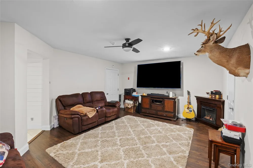 1 Pidgeon Court Manorville, NY 11949
