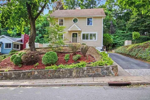 81 Snowden Avenue