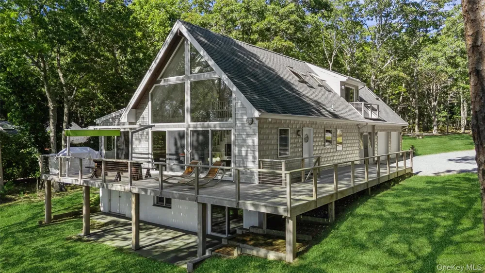 142 Little Fresh Pond Road Southampton, NY 11968