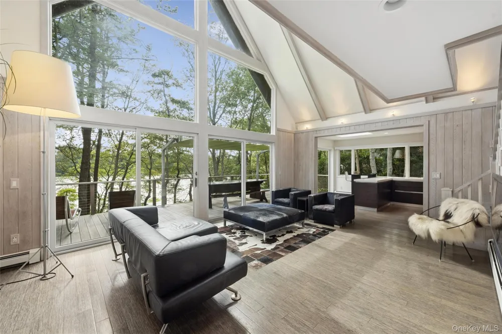 142 Little Fresh Pond Road Southampton, NY 11968