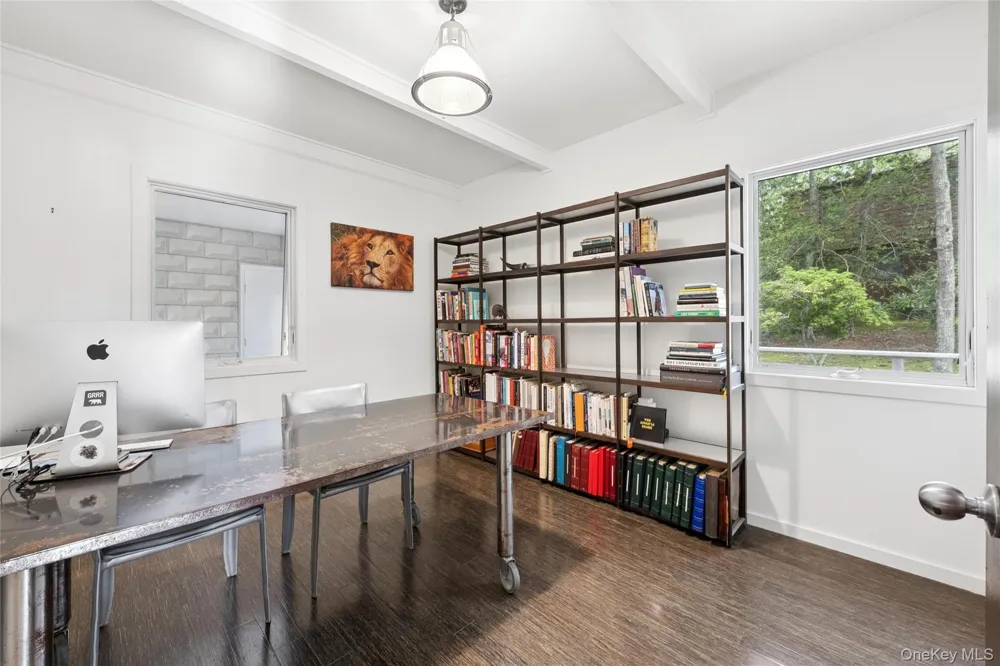 142 Little Fresh Pond Road Southampton, NY 11968