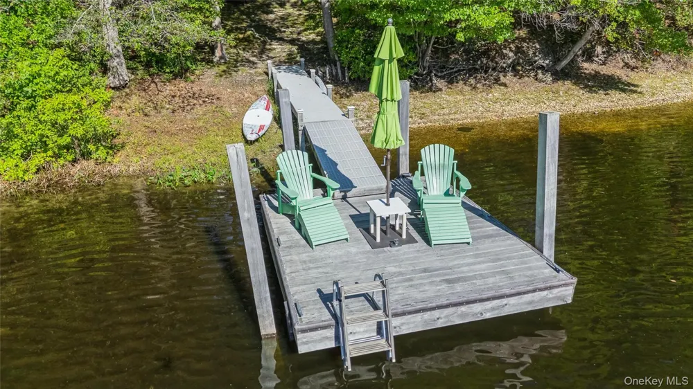 142 Little Fresh Pond Road Southampton, NY 11968