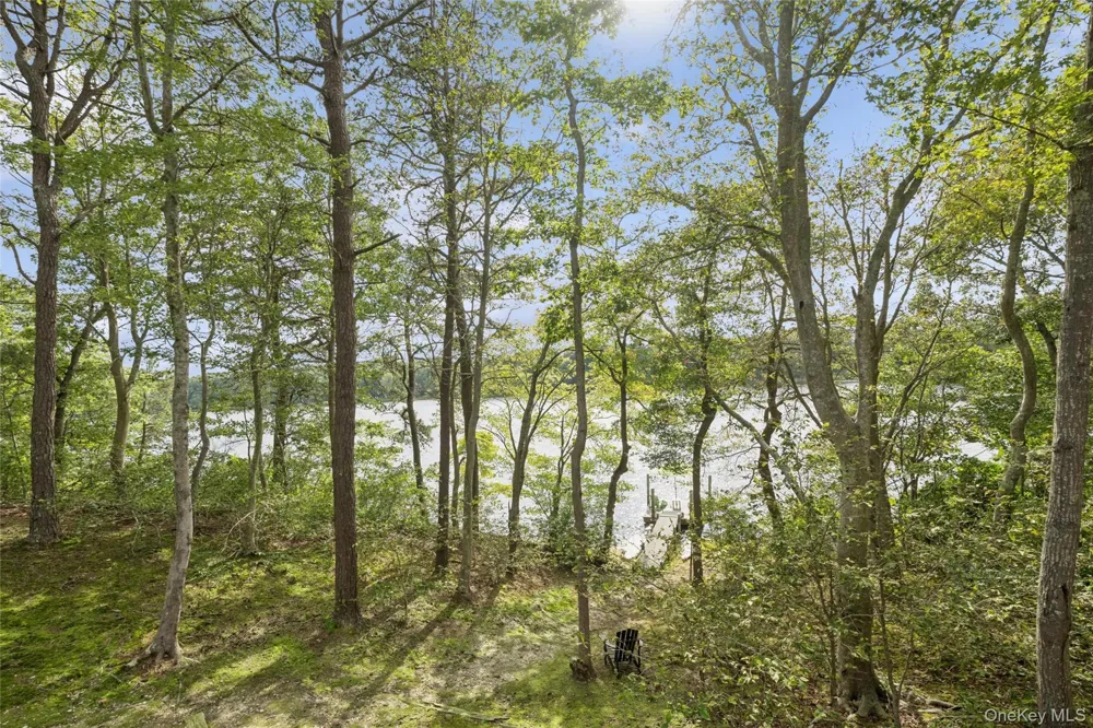 142 Little Fresh Pond Road Southampton, NY 11968