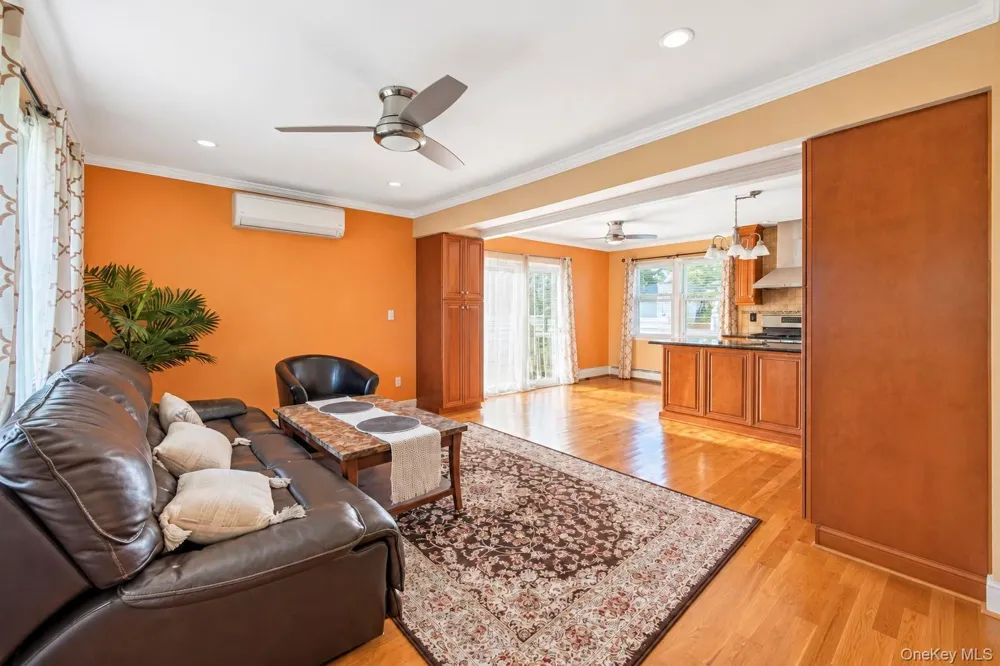 27 Colony Street Hicksville, NY 11801