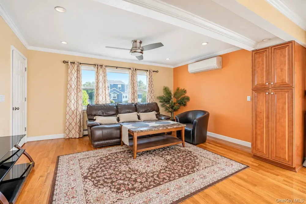 27 Colony Street Hicksville, NY 11801