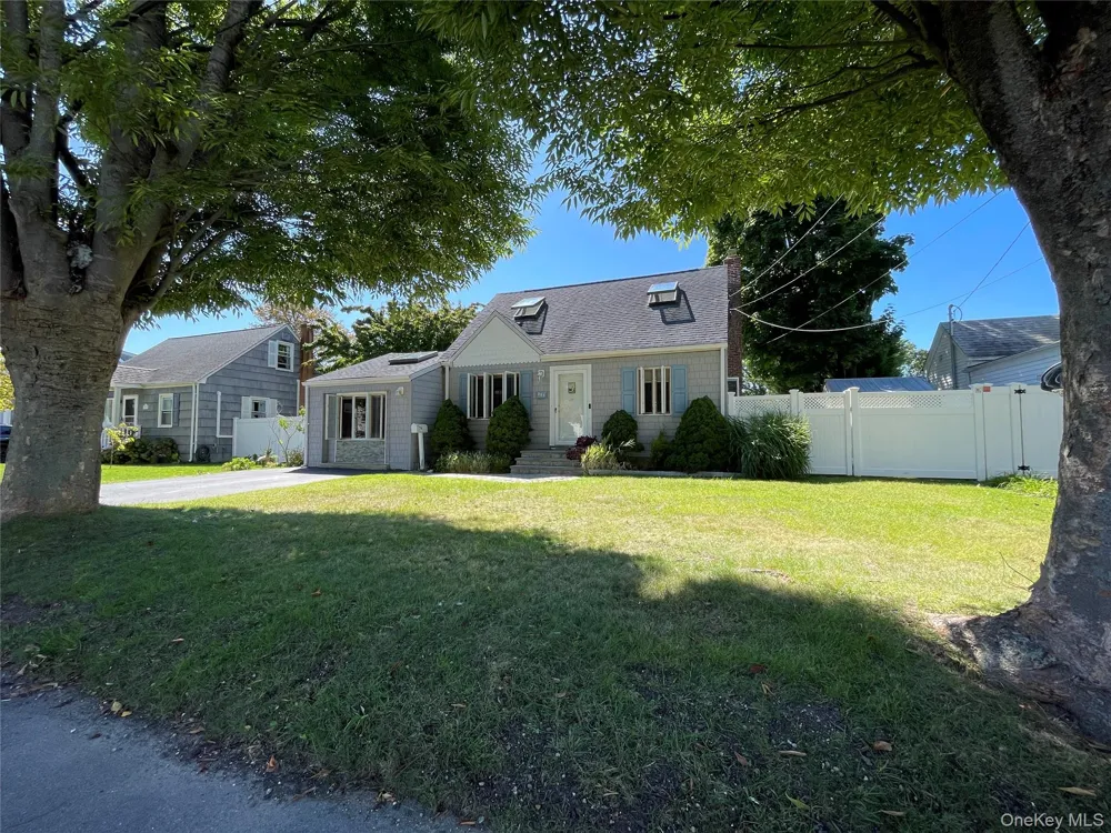361 S Clinton Avenue Lindenhurst, NY 11757