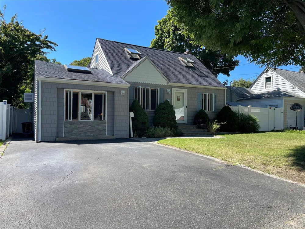 361 S Clinton Avenue Lindenhurst, NY 11757