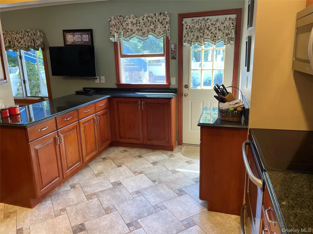 361 S Clinton Avenue Lindenhurst, NY 11757