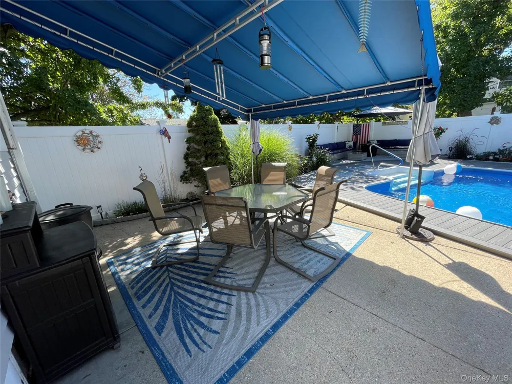 361 S Clinton Avenue Lindenhurst, NY 11757