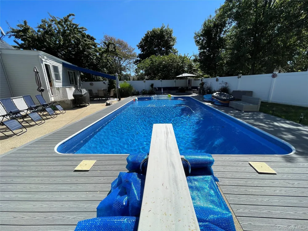 361 S Clinton Avenue Lindenhurst, NY 11757