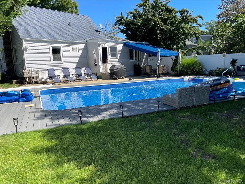 361 S Clinton Avenue Lindenhurst, NY 11757