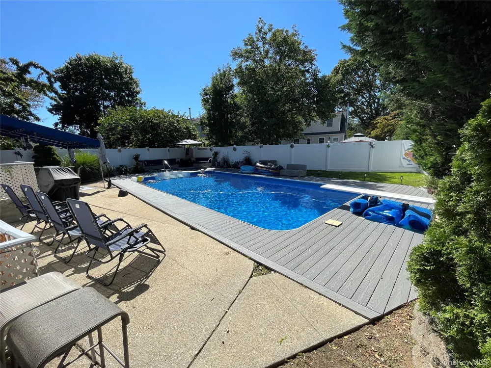 361 S Clinton Avenue Lindenhurst, NY 11757