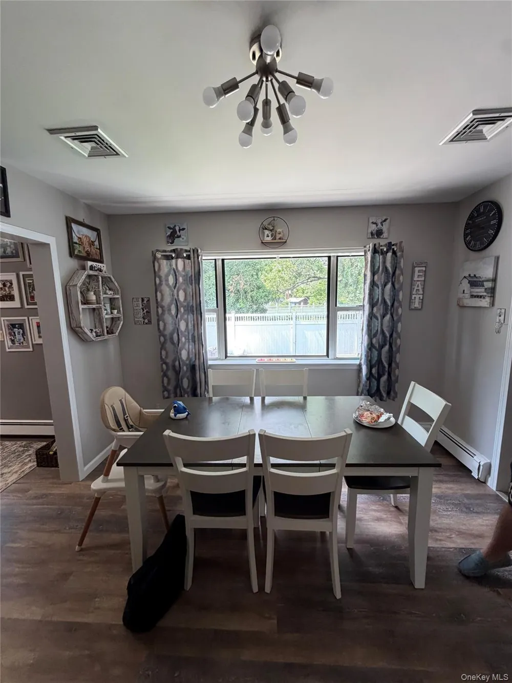 6 Melton Drive W Rockville Centre, NY 11570