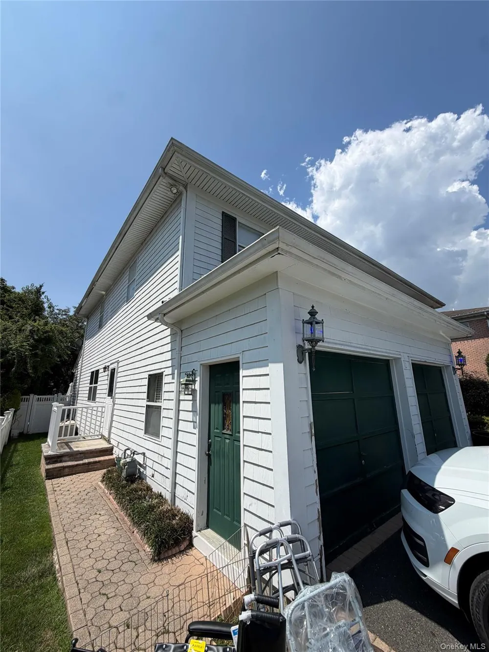 6 Melton Drive W Rockville Centre, NY 11570