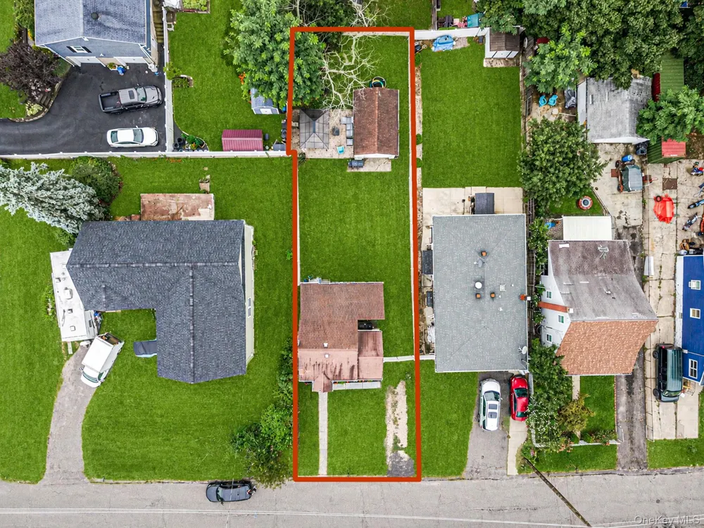 86 Woodycrest Drive Farmingville, NY 11738