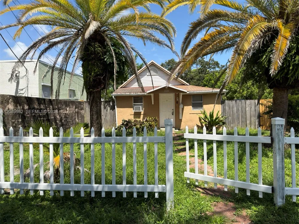 113 SE 4th St Hallandale Beach, FL 33009