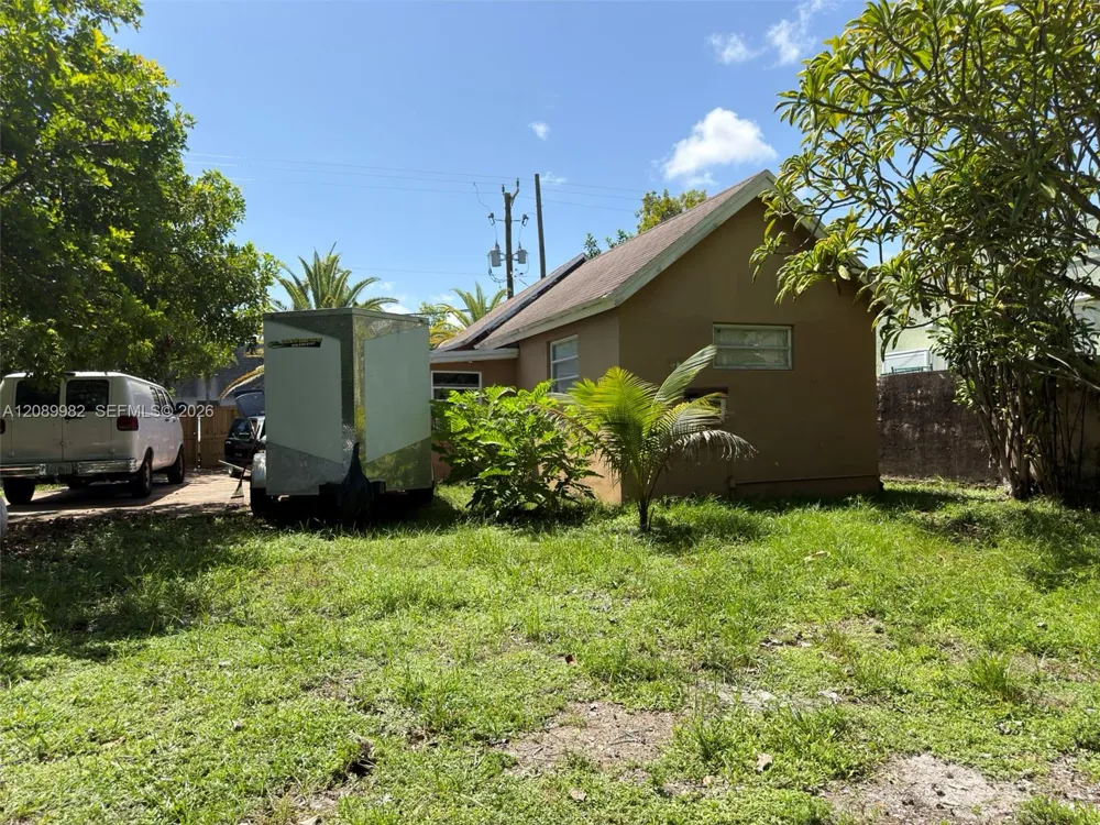 113 SE 4th St Hallandale Beach, FL 33009