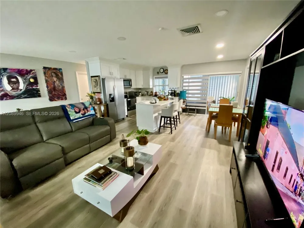 2374 SW 11th Ave Boynton Beach, FL 33426
