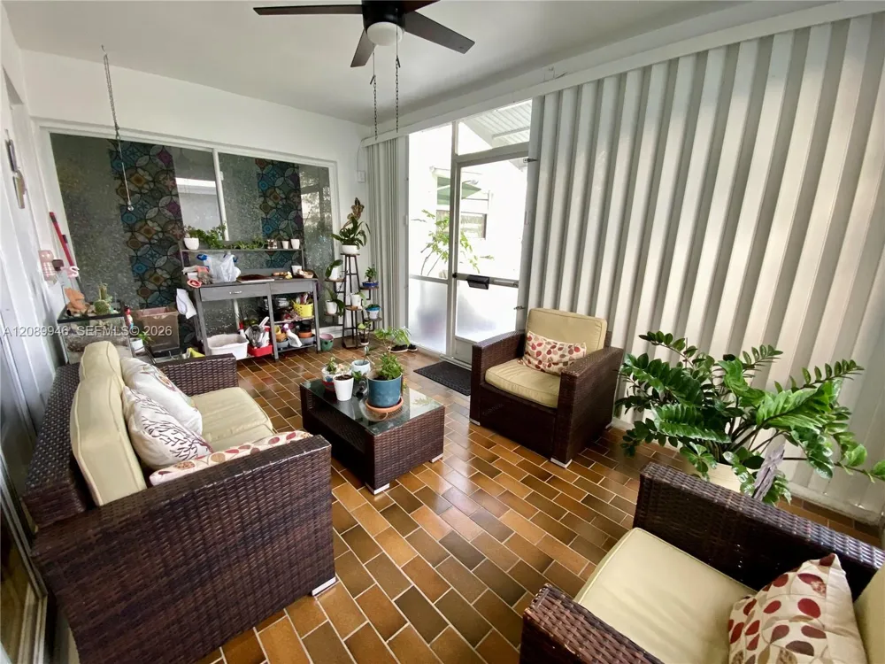2374 SW 11th Ave Boynton Beach, FL 33426