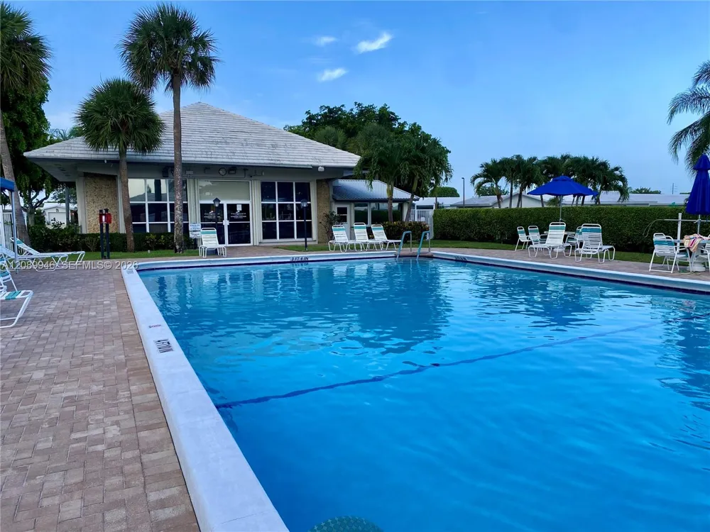 2374 SW 11th Ave Boynton Beach, FL 33426