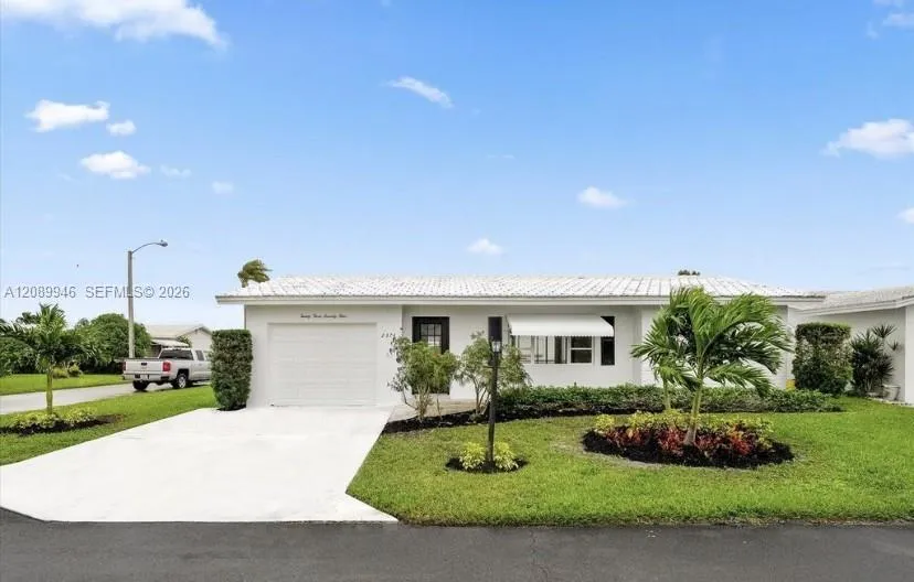 2374 SW 11th Ave Boynton Beach, FL 33426