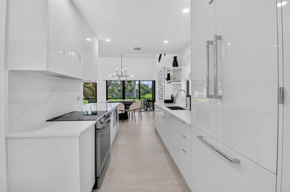 7710 Lakeside Boulevard Boca Raton, FL 33434