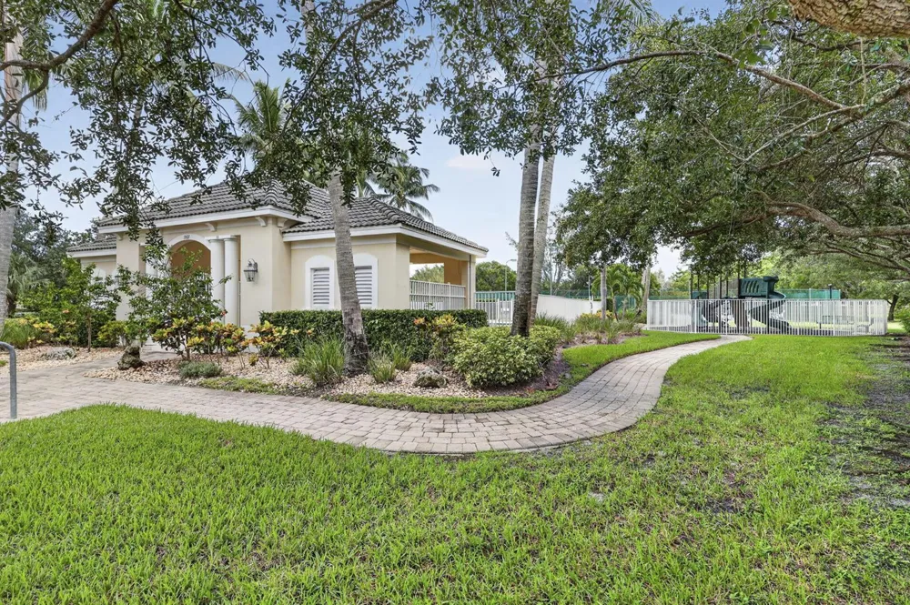 4003 W Hamilton Key West Palm Beach, FL 33411