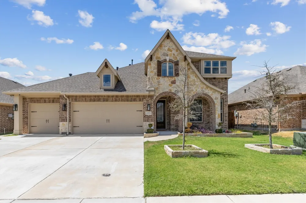 1959 Cedarwood Drive Glenn Heights, TX 75154